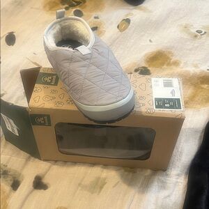 Kamik Quilted Light Gray Women's Slippers